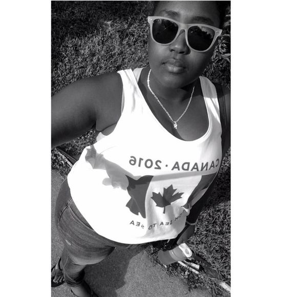 Meet your Posher, Nathalie - Picture 1 of 1